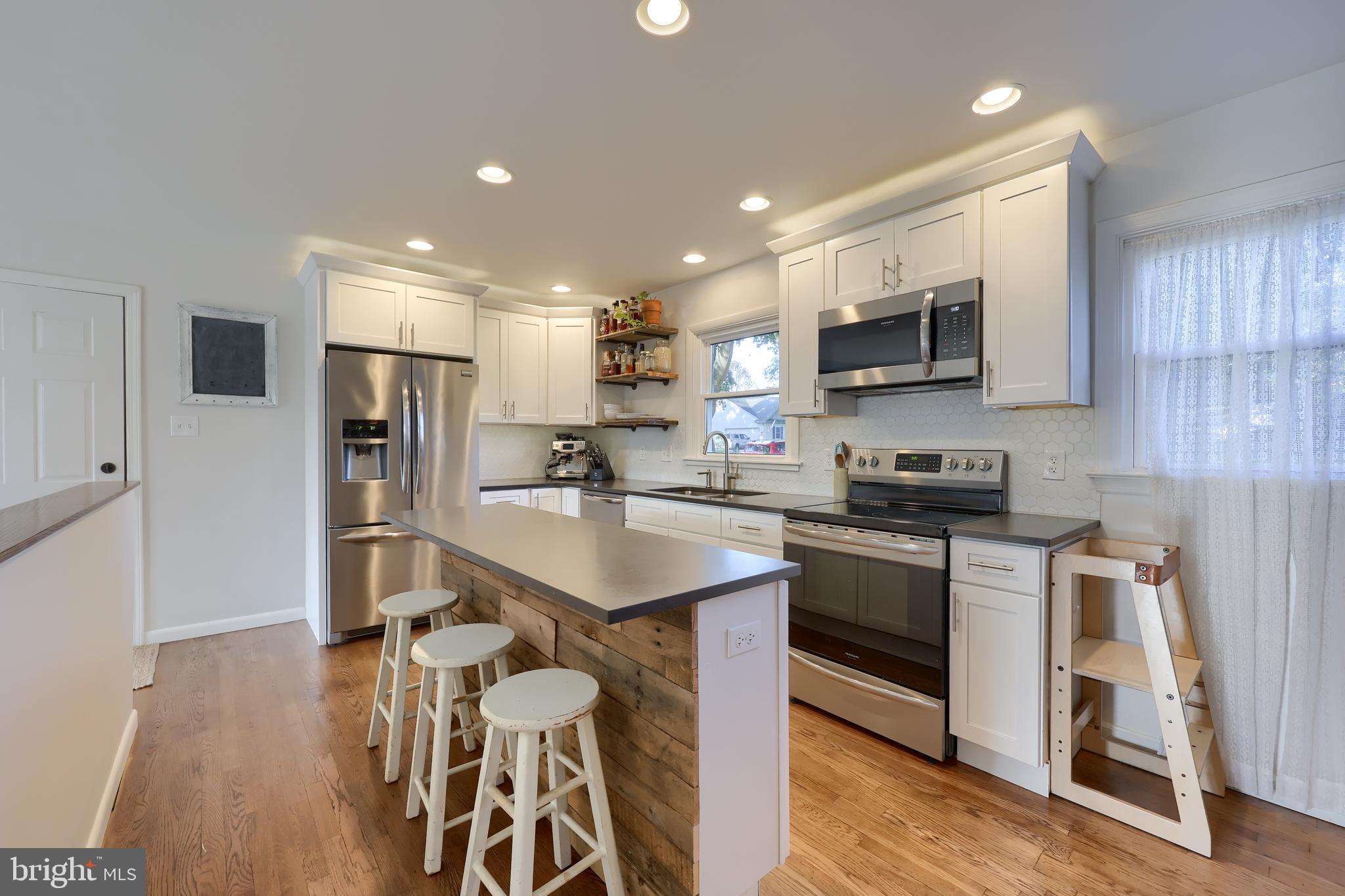 1022 ANDERSON FERRY ROAD