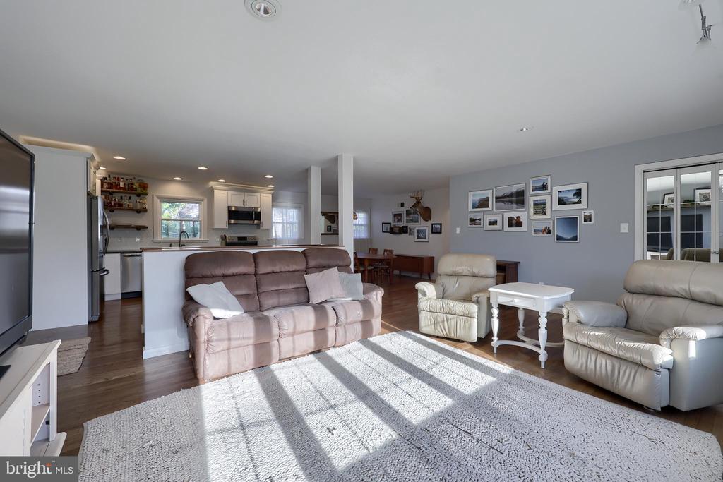 1022 ANDERSON FERRY ROAD