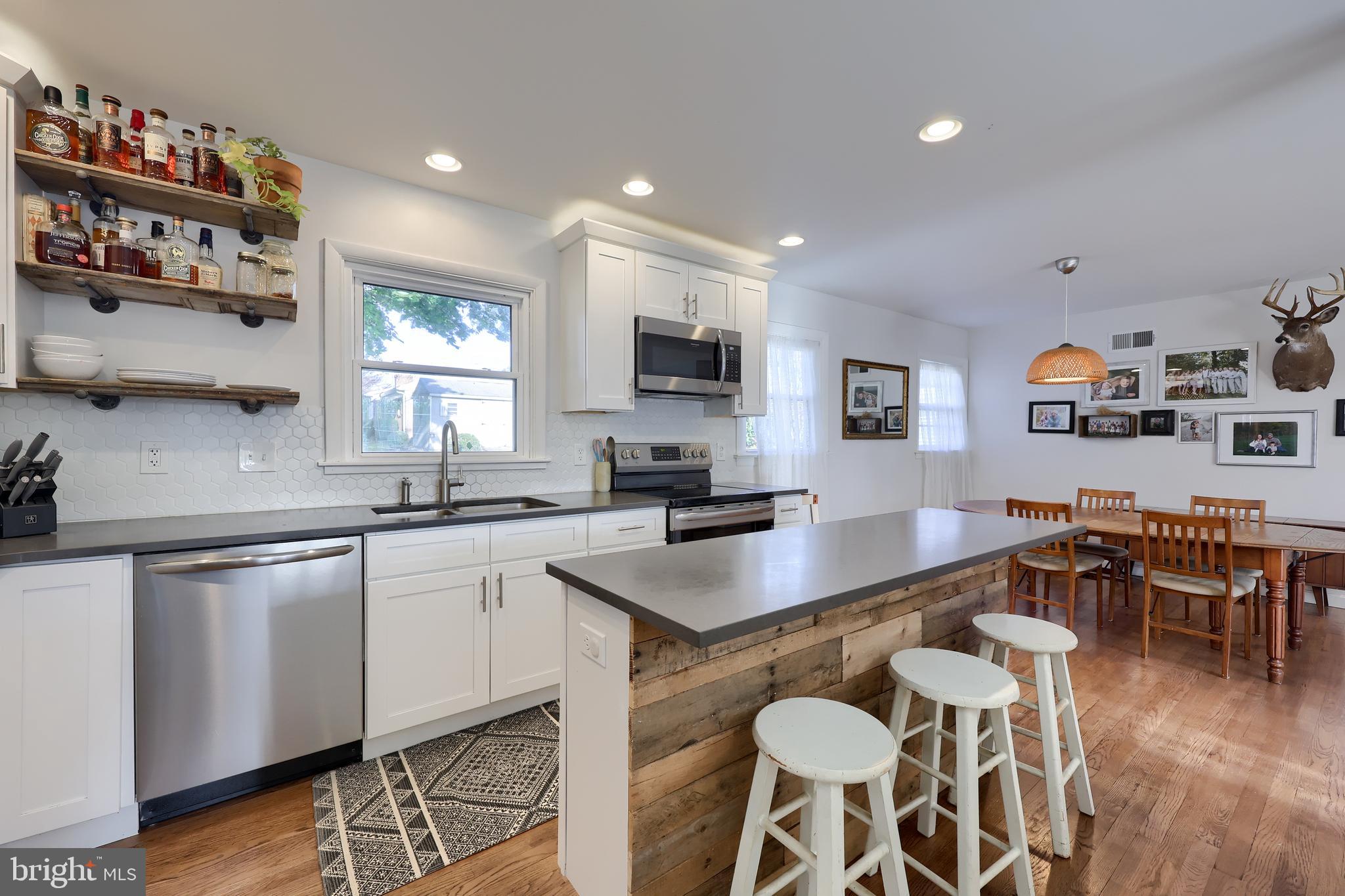 1022 ANDERSON FERRY ROAD