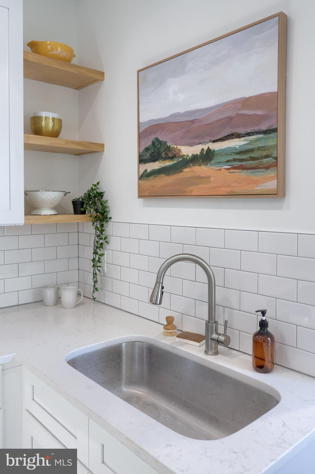 512 W FREDERICK STREET