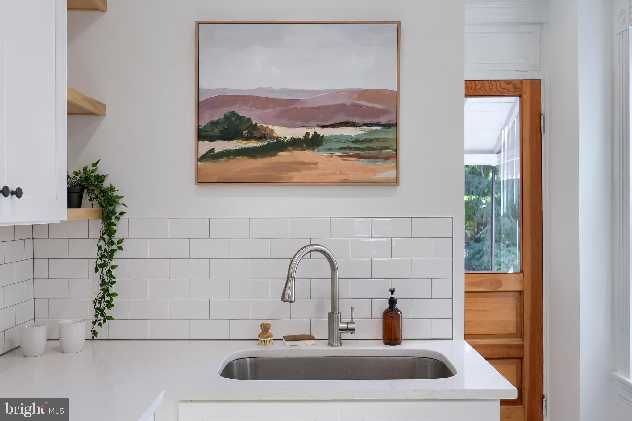 512 W FREDERICK STREET