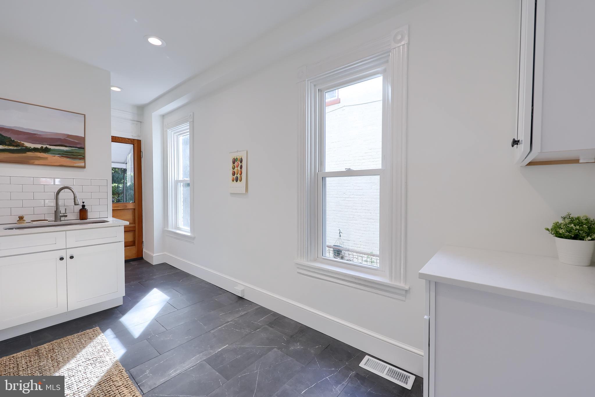 512 W FREDERICK STREET