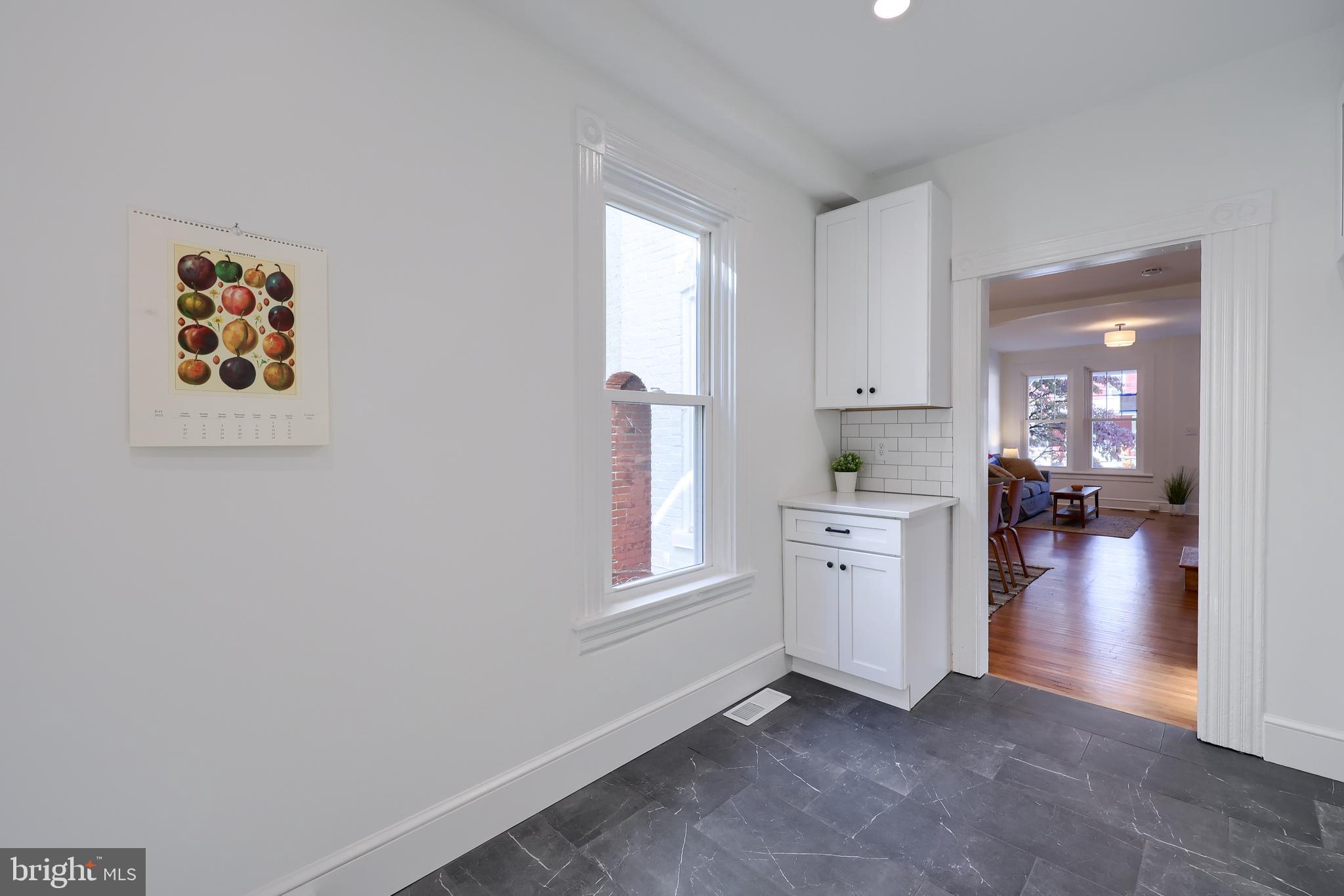 512 W FREDERICK STREET