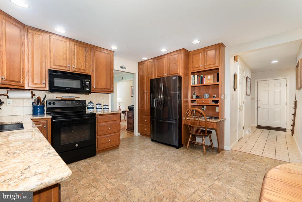 2075 RIDGE ROAD