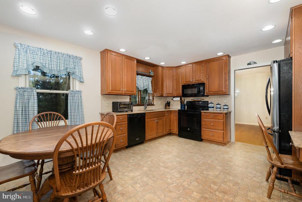 2075 RIDGE ROAD