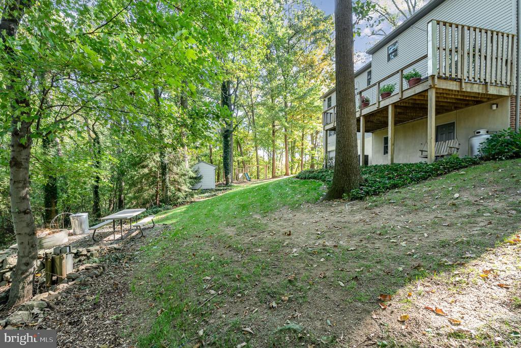 2075 RIDGE ROAD