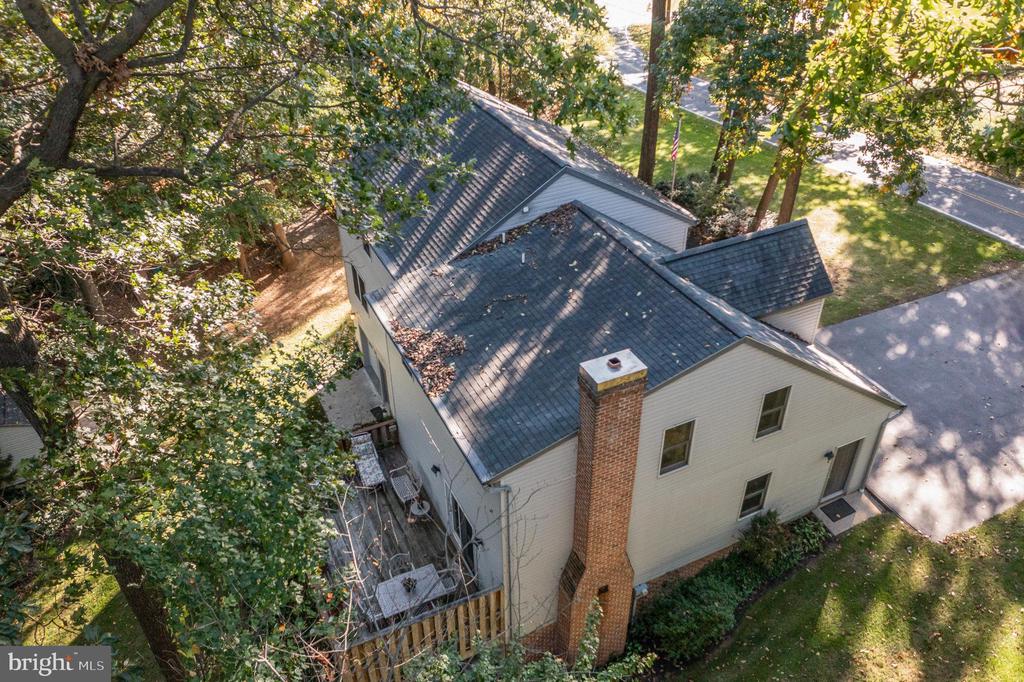 2075 RIDGE ROAD
