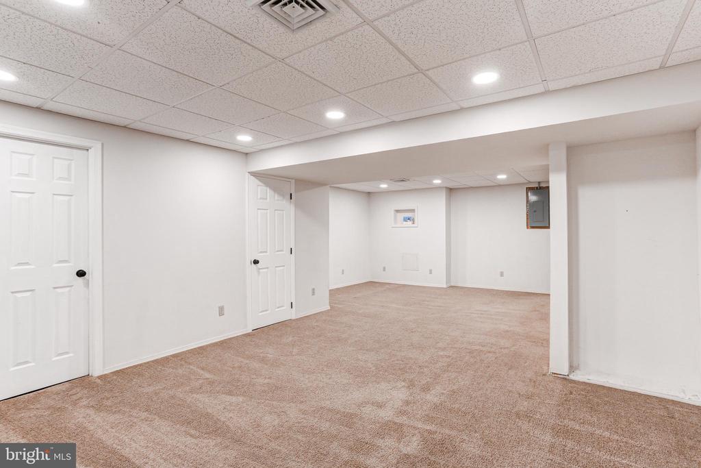 604 ROCKWOOD DRIVE