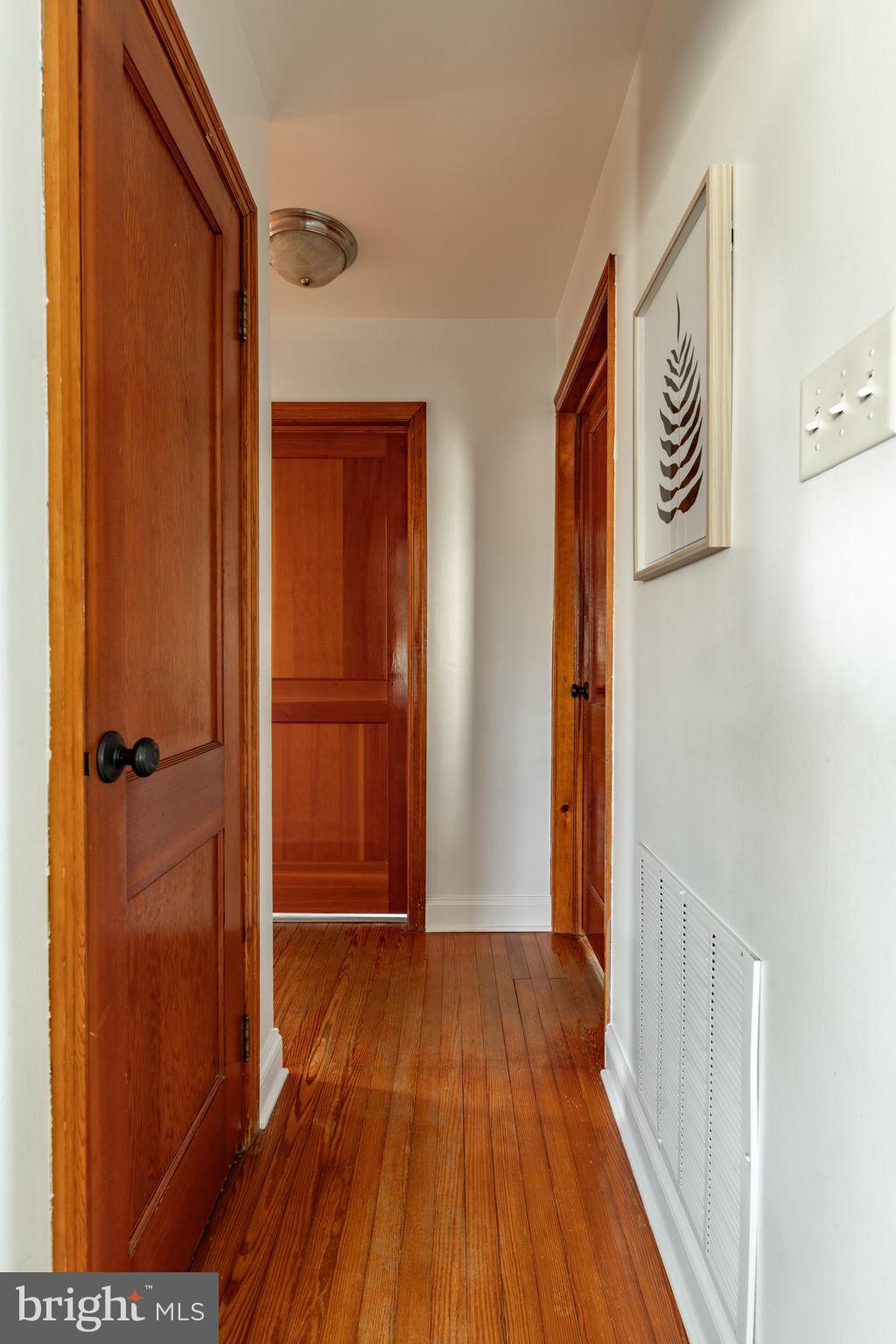 211 E LEXINGTON ROAD