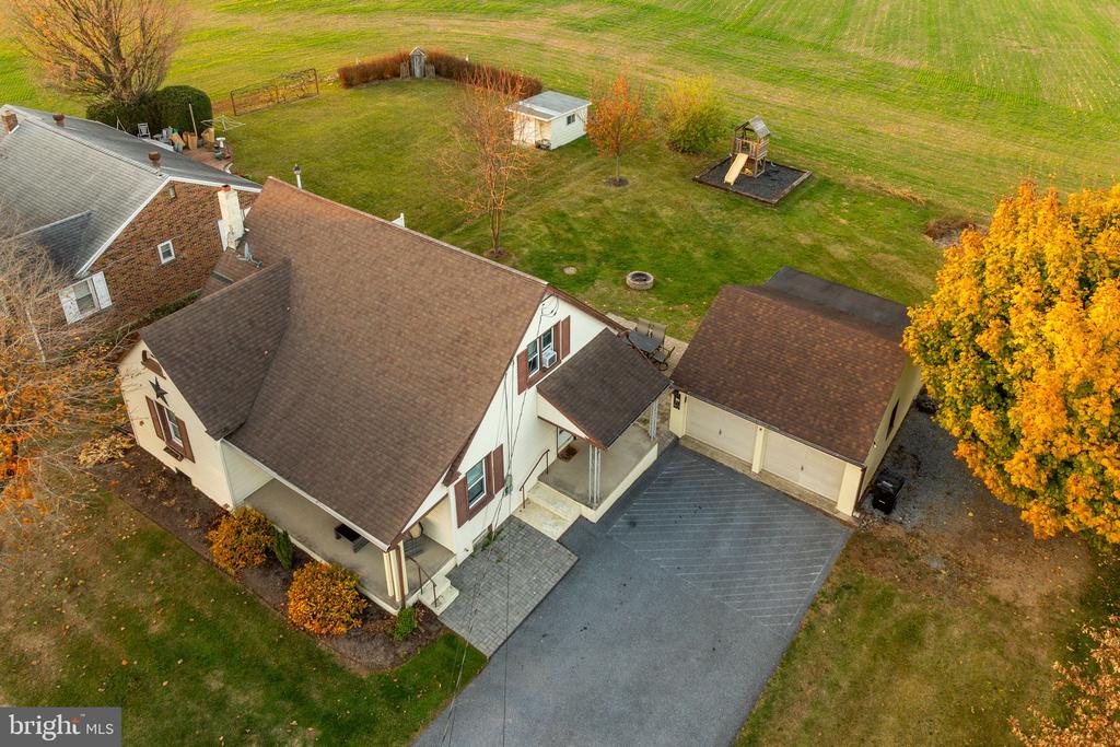 211 E LEXINGTON ROAD