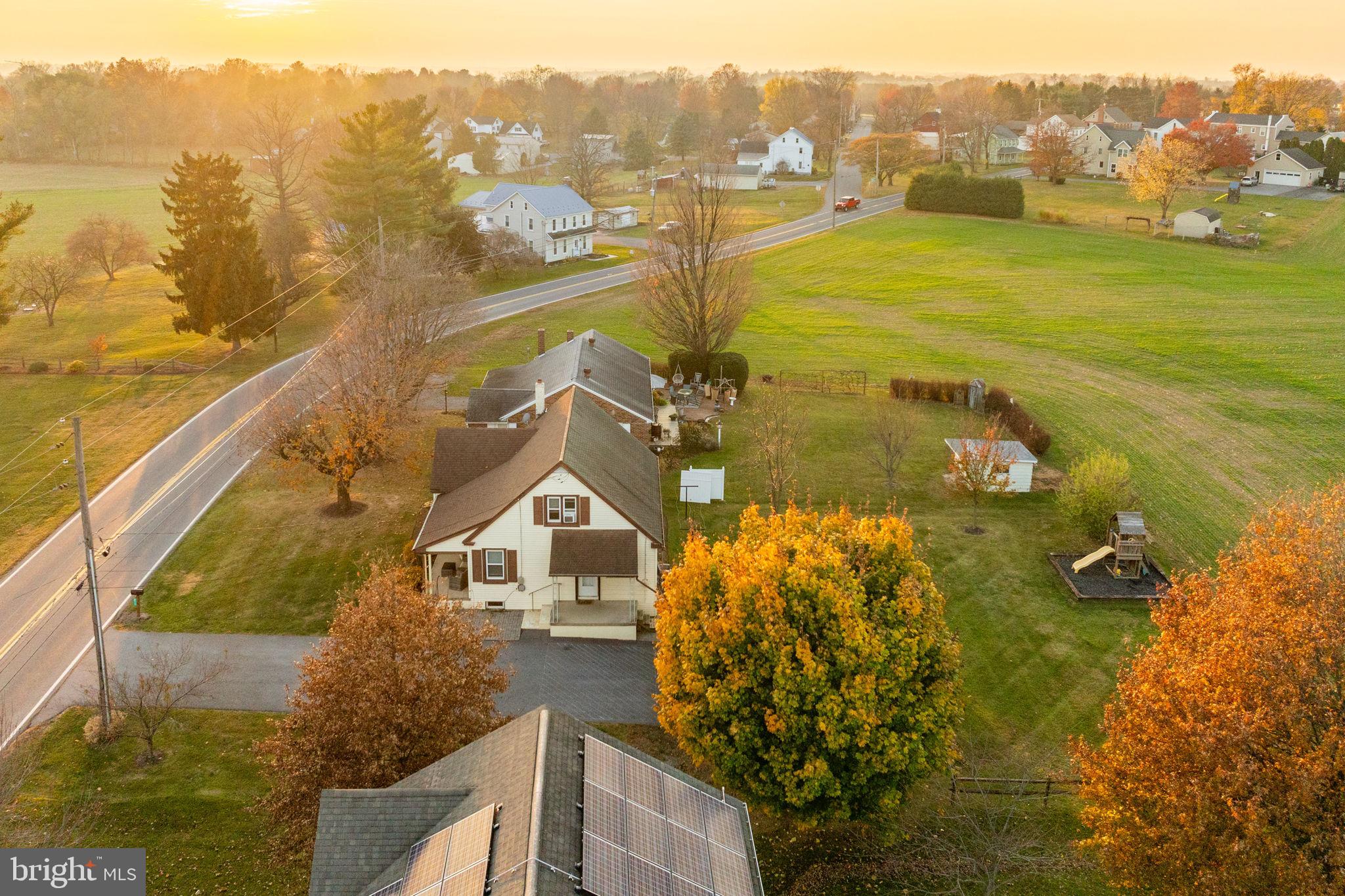 211 E LEXINGTON ROAD