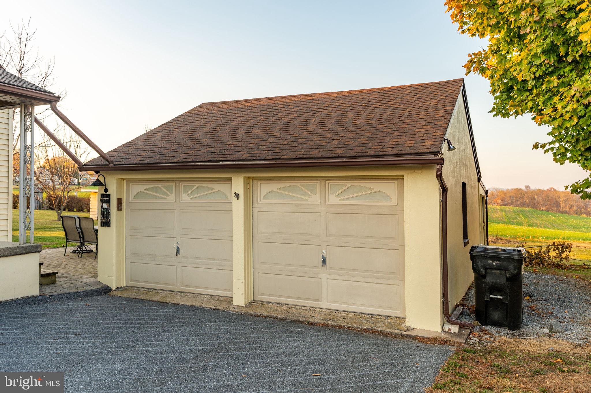 211 E LEXINGTON ROAD