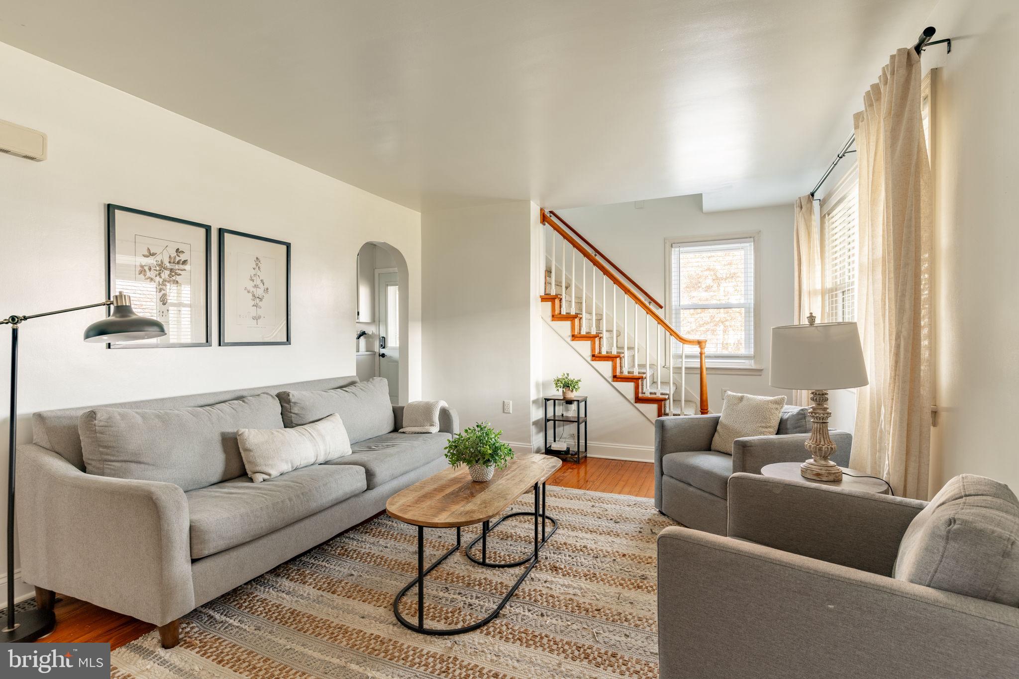 211 E LEXINGTON ROAD