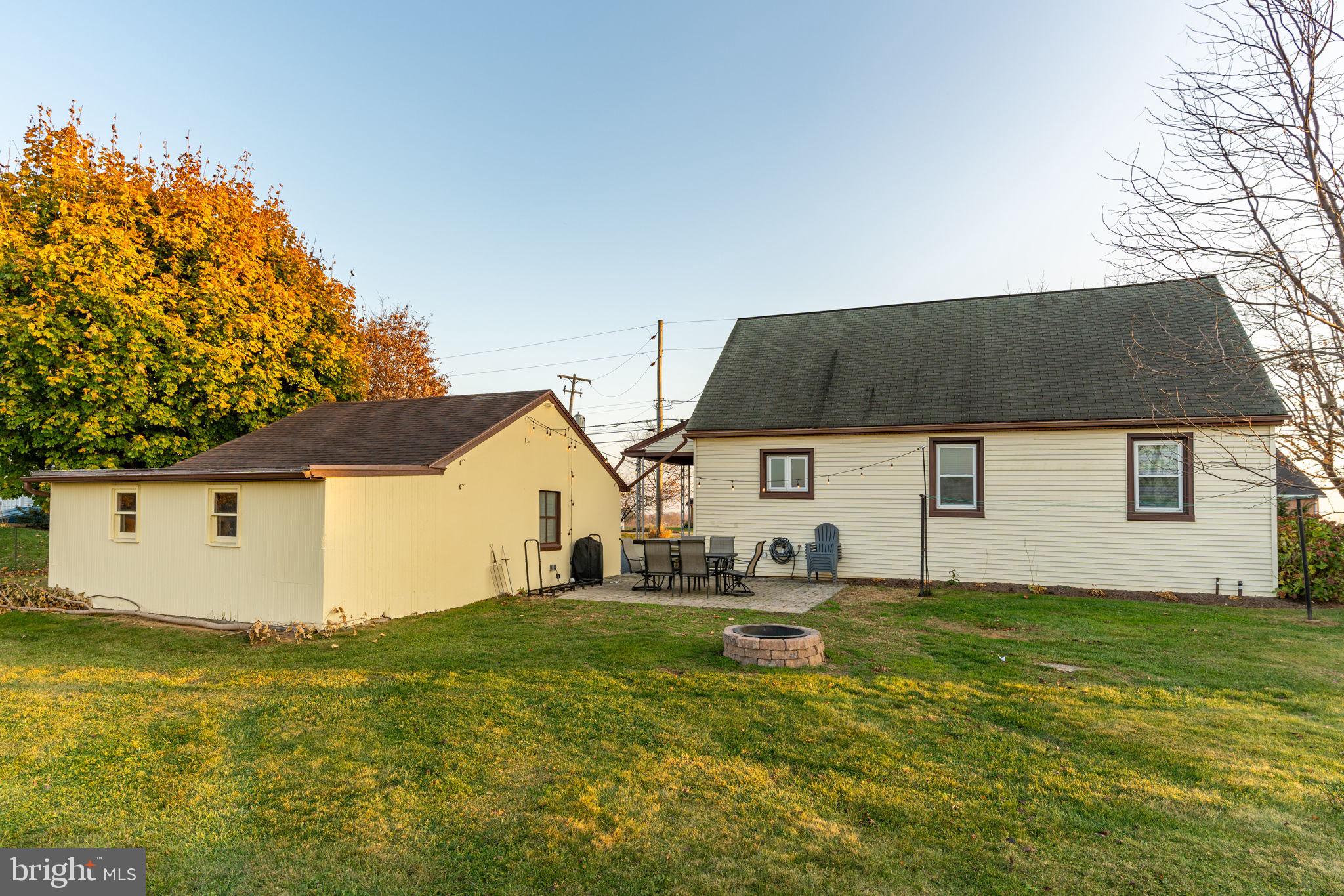 211 E LEXINGTON ROAD