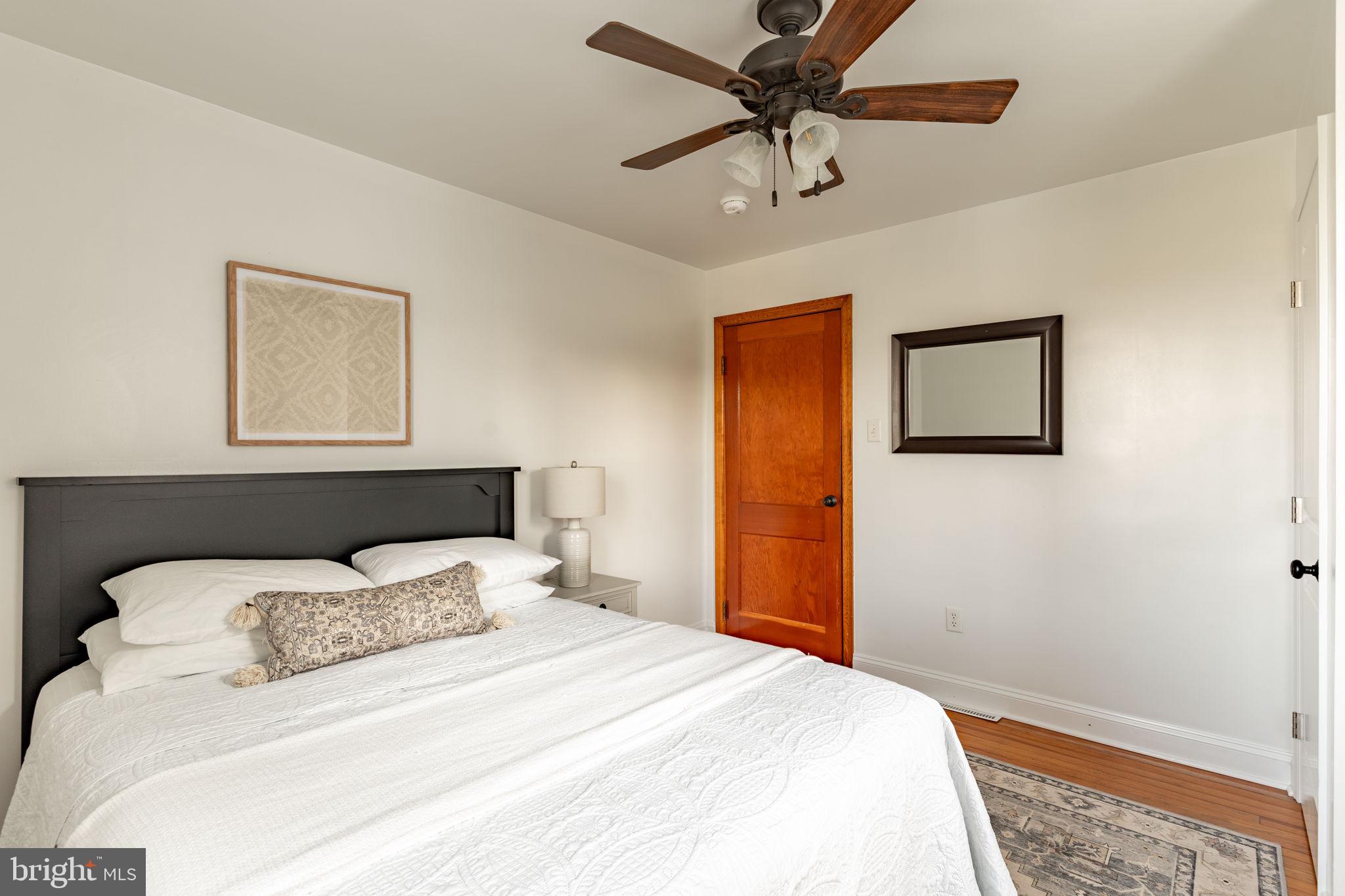 211 E LEXINGTON ROAD