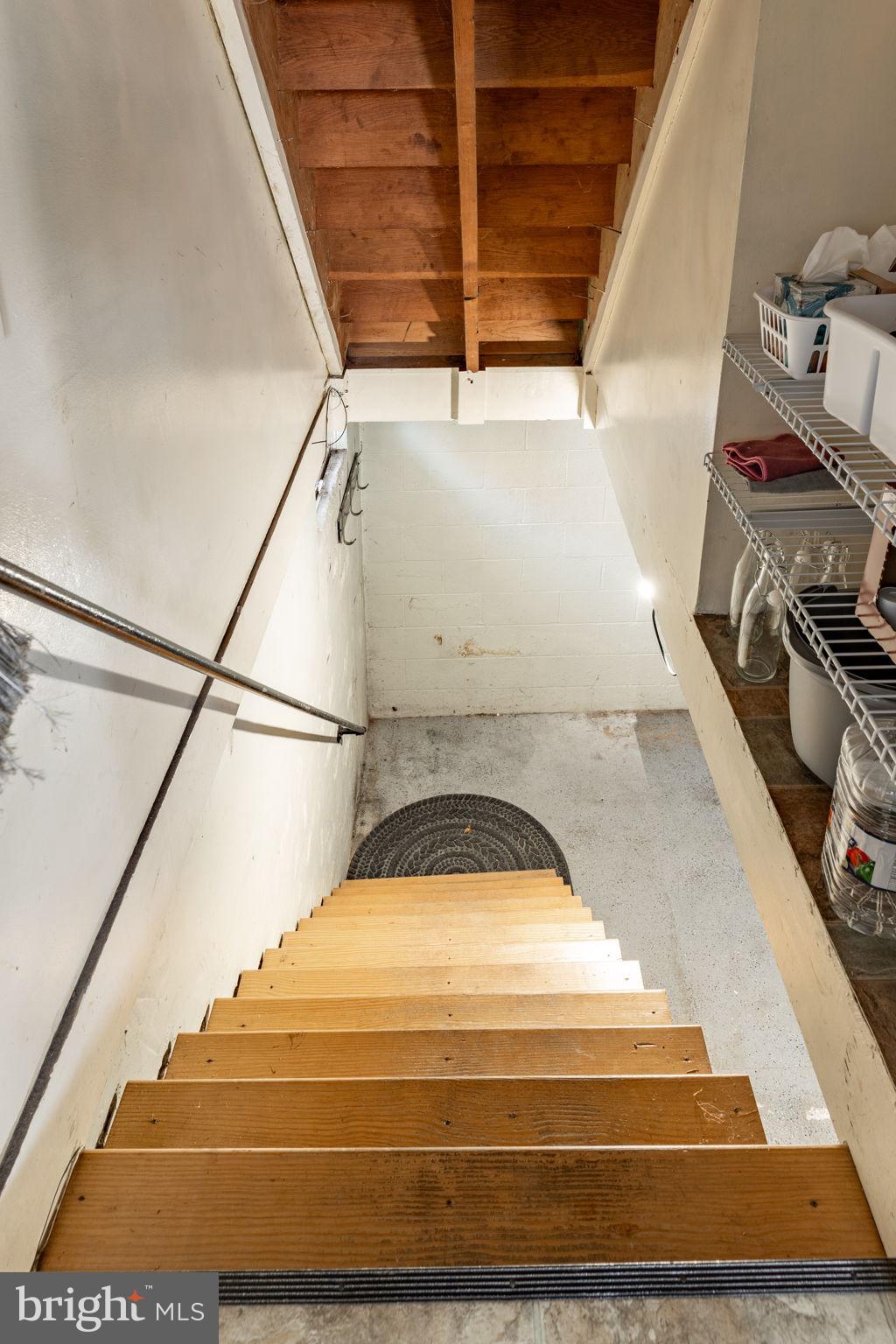 211 E LEXINGTON ROAD