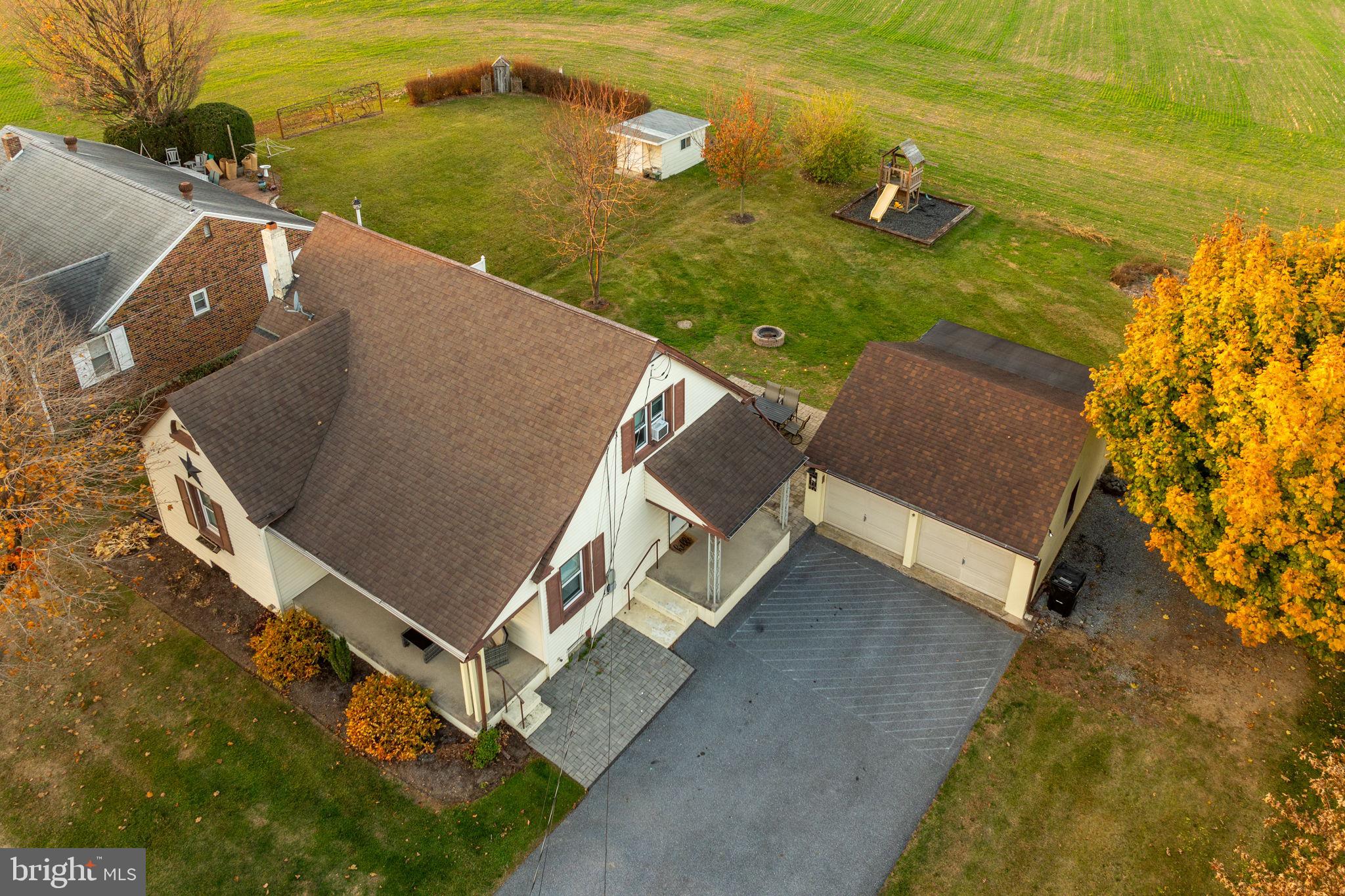 211 E LEXINGTON ROAD