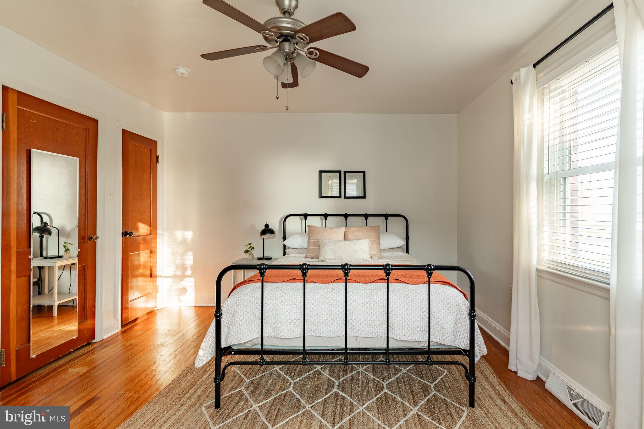 211 E LEXINGTON ROAD