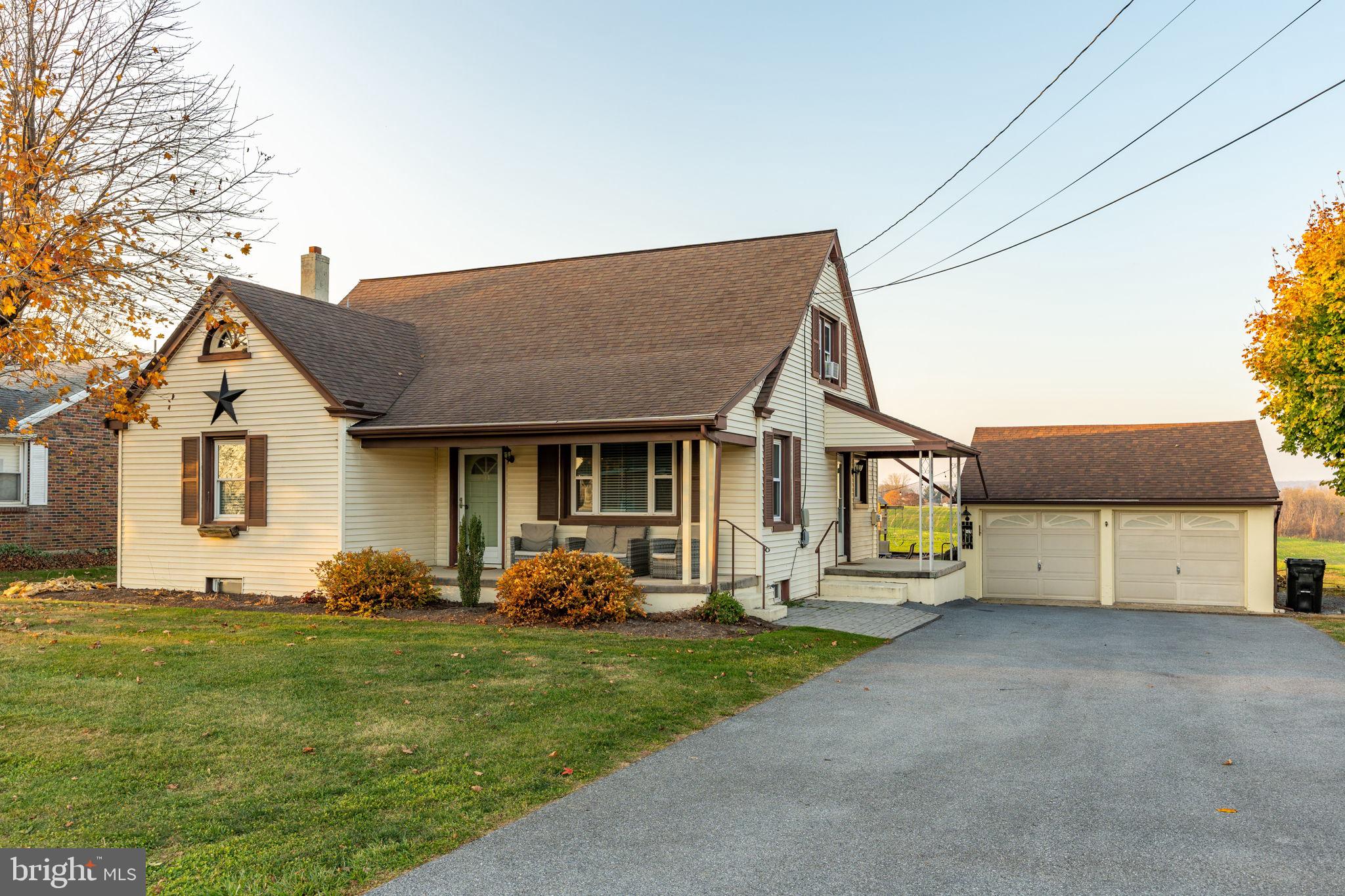 211 E LEXINGTON ROAD