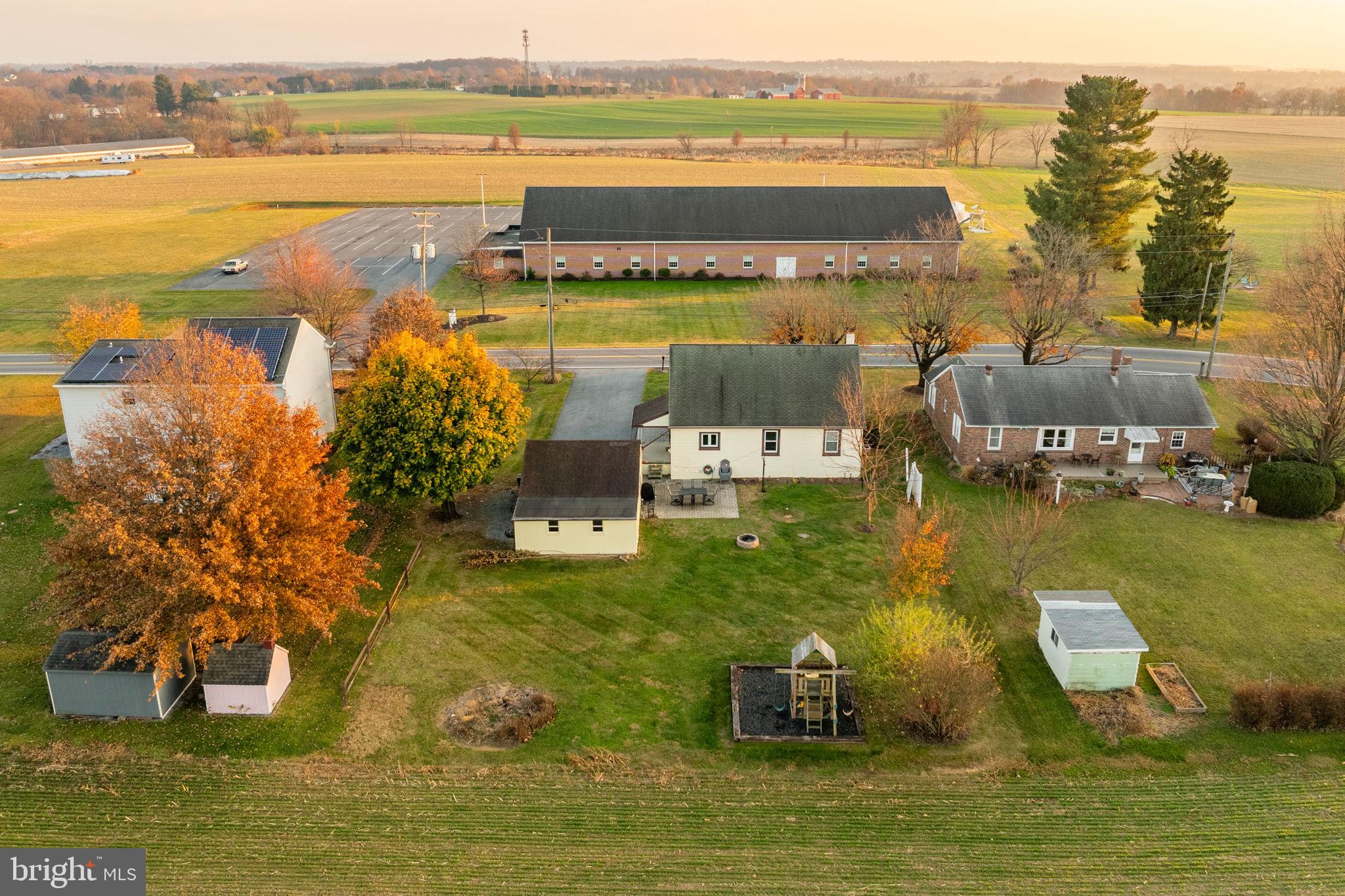 211 E LEXINGTON ROAD