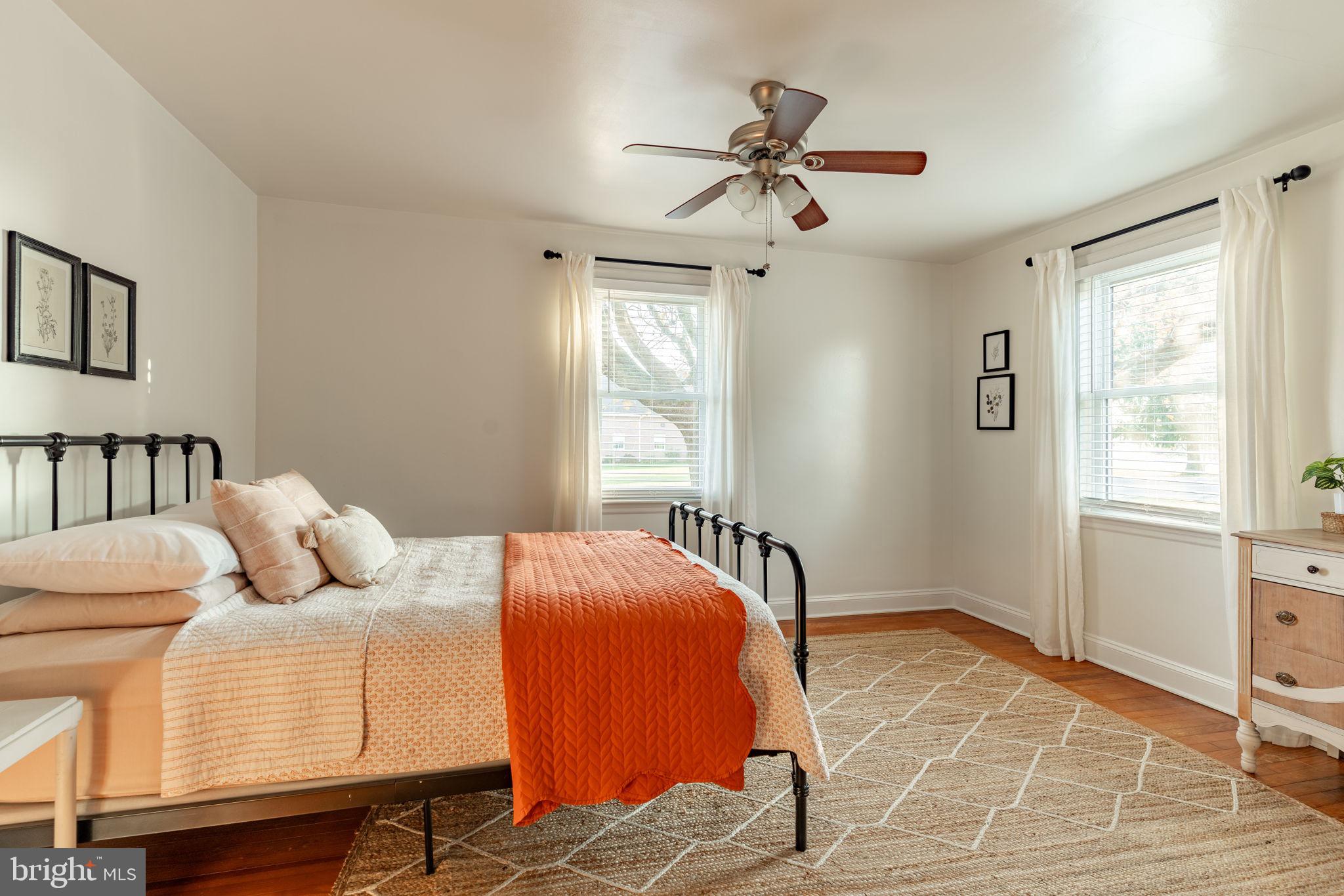 211 E LEXINGTON ROAD