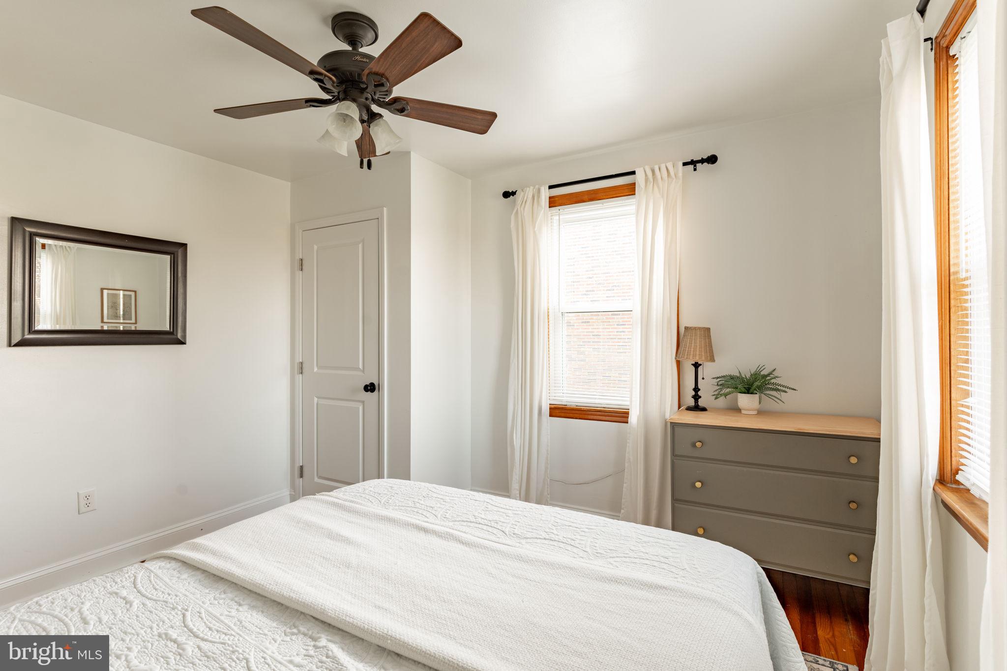 211 E LEXINGTON ROAD