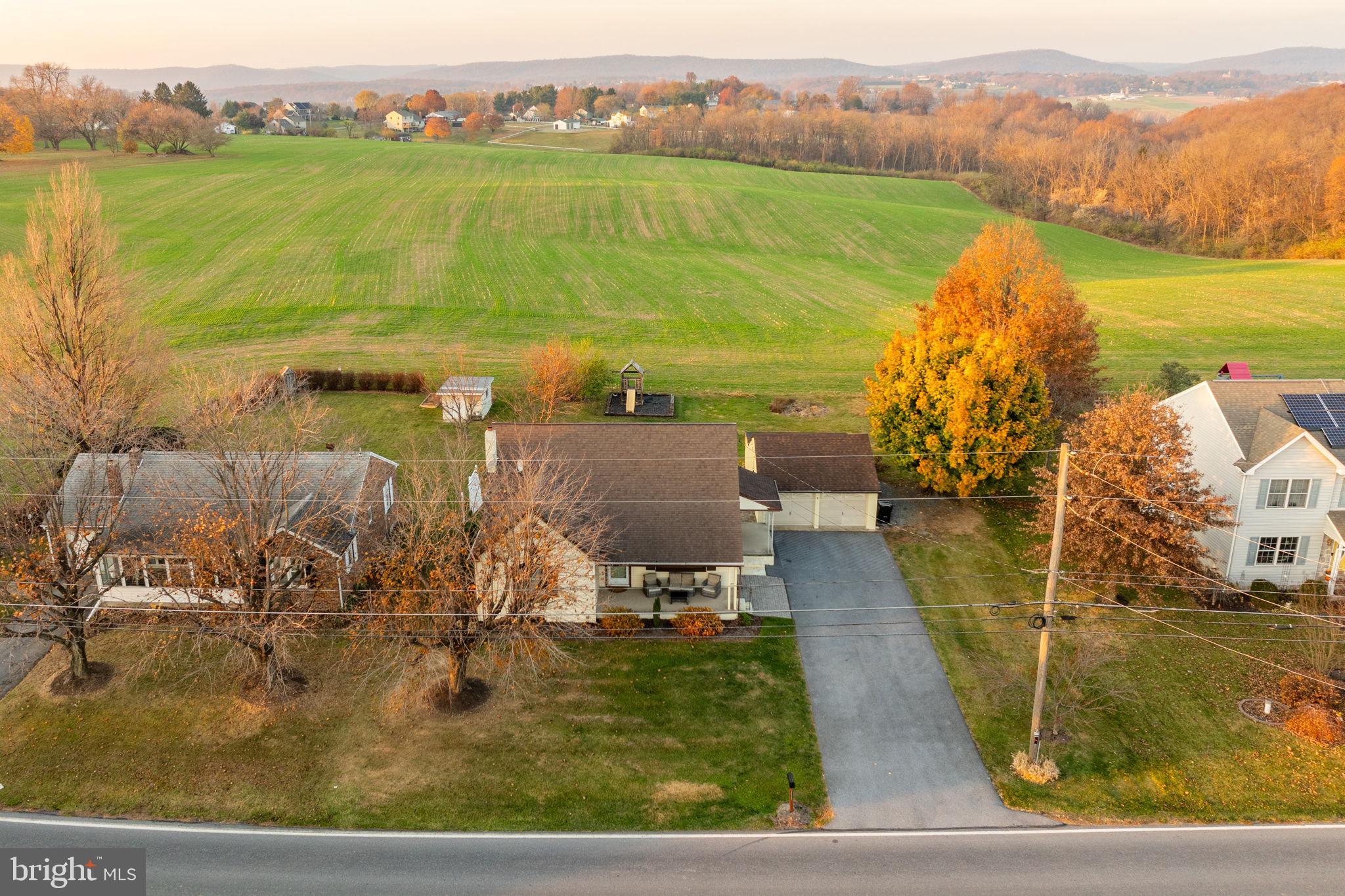 211 E LEXINGTON ROAD