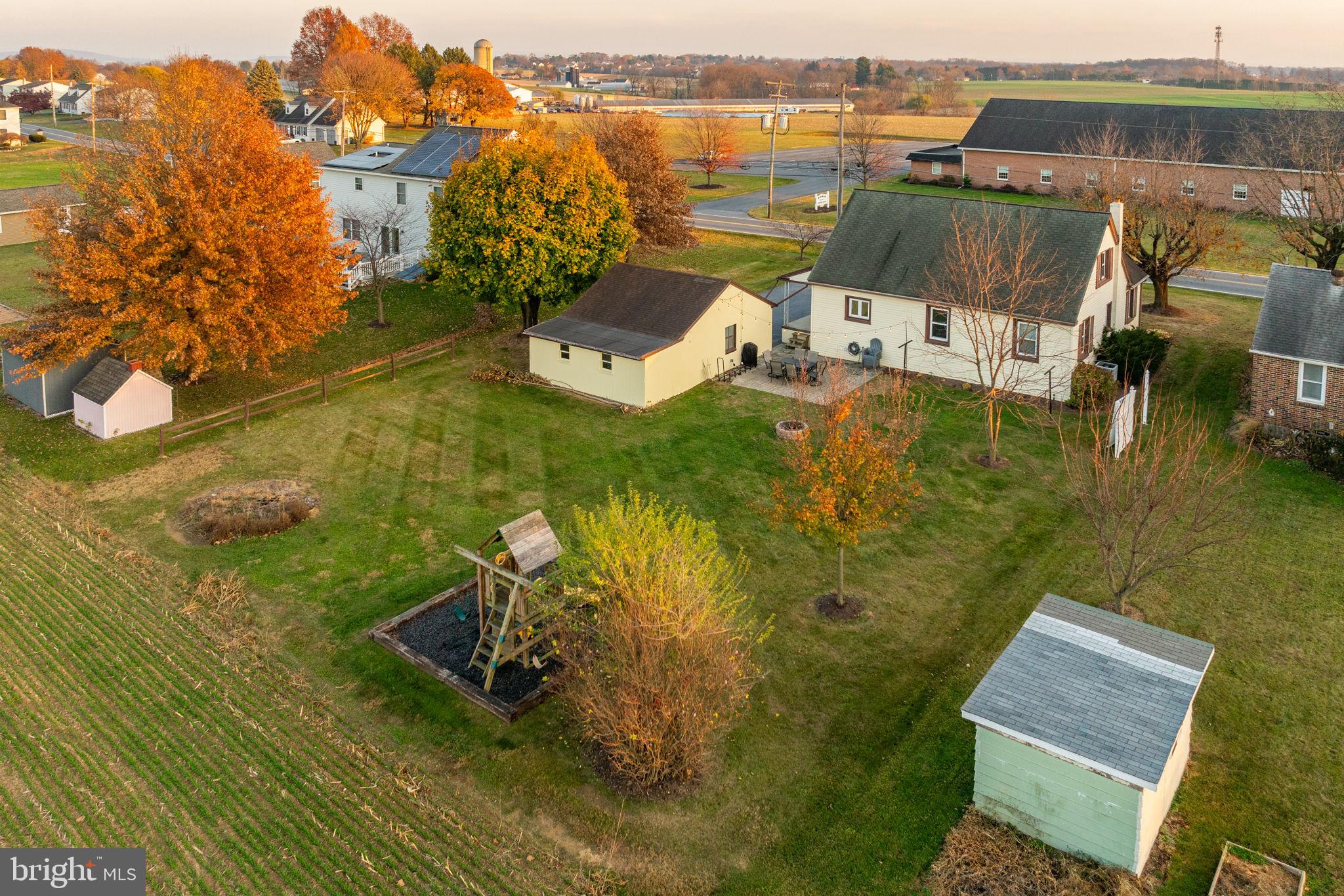 211 E LEXINGTON ROAD