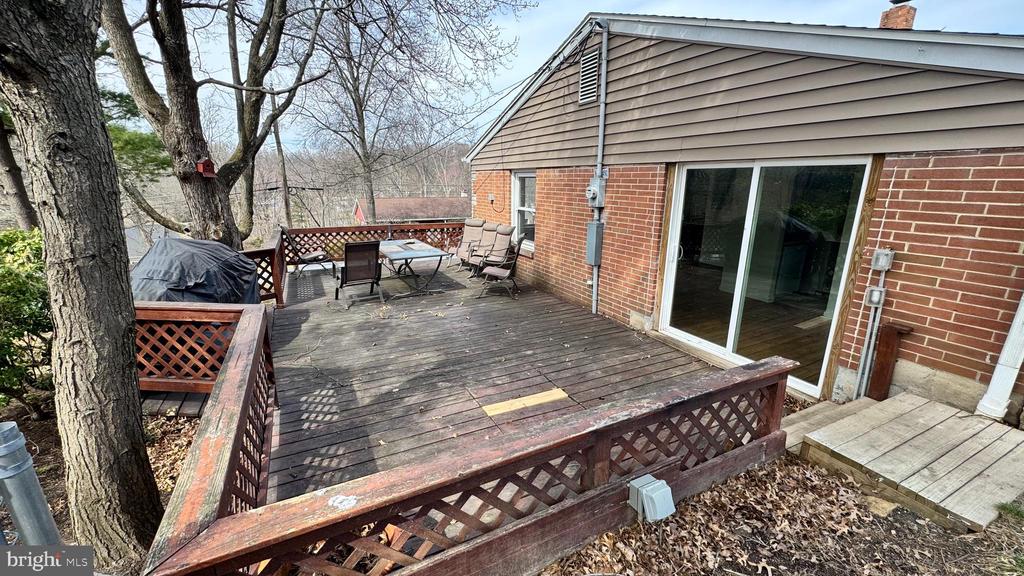 312 HILLSIDE ROAD