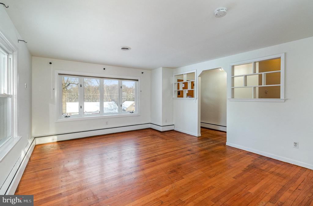 312 HILLSIDE ROAD