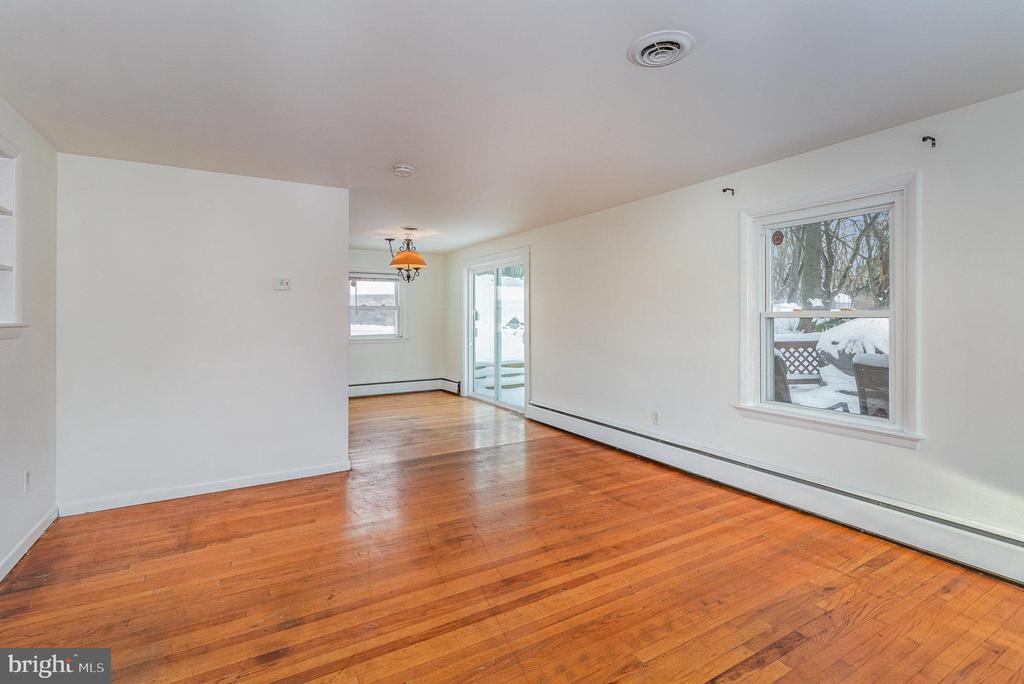 312 HILLSIDE ROAD