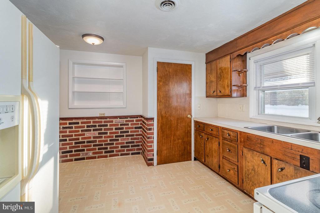 312 HILLSIDE ROAD
