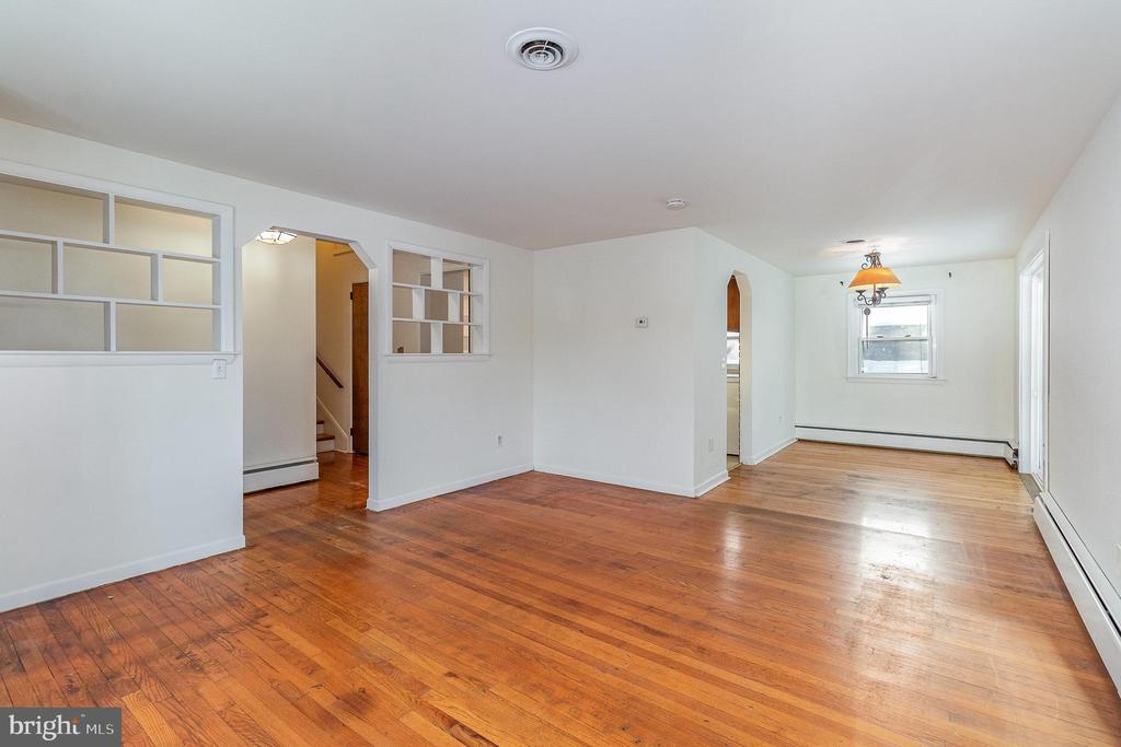 312 HILLSIDE ROAD