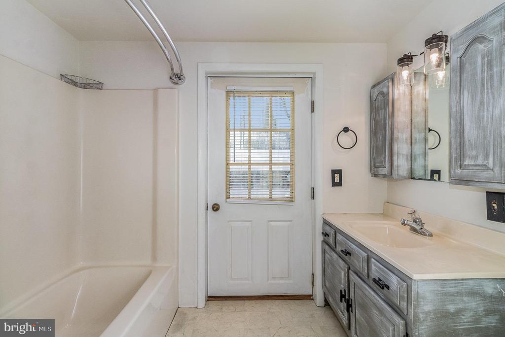 312 HILLSIDE ROAD