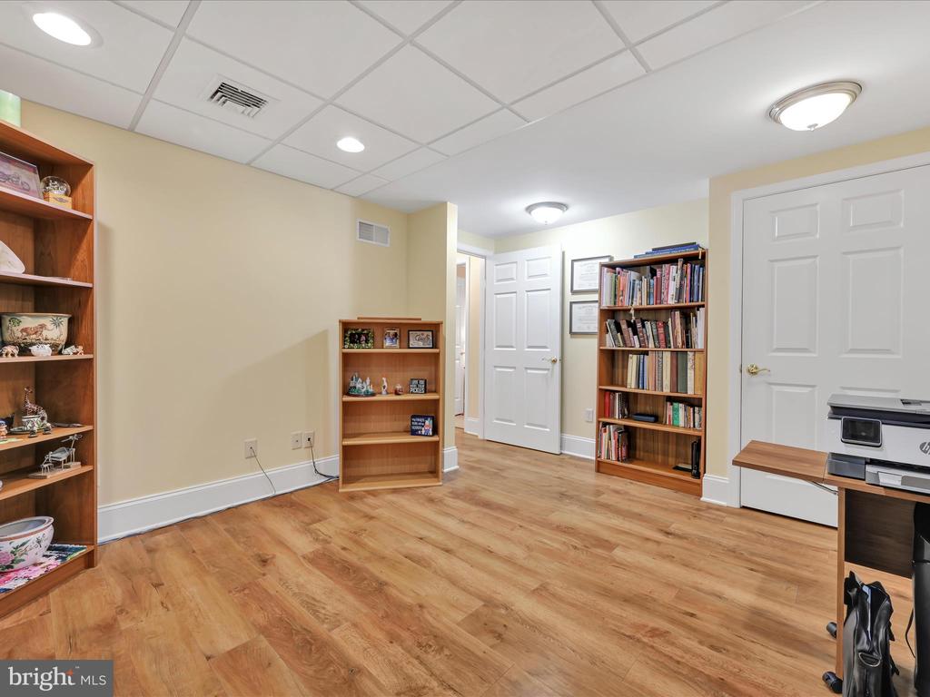1238 CAMERON DRIVE