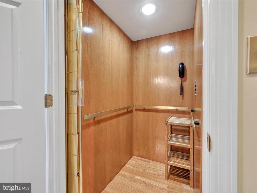 1238 CAMERON DRIVE