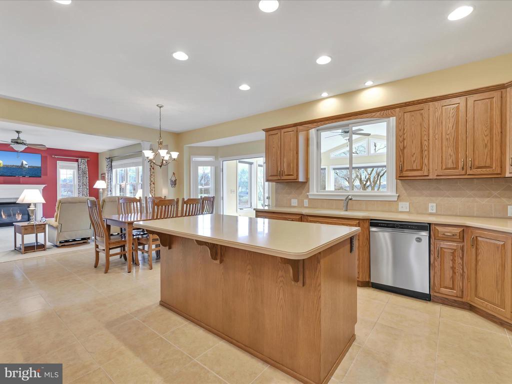 1238 CAMERON DRIVE