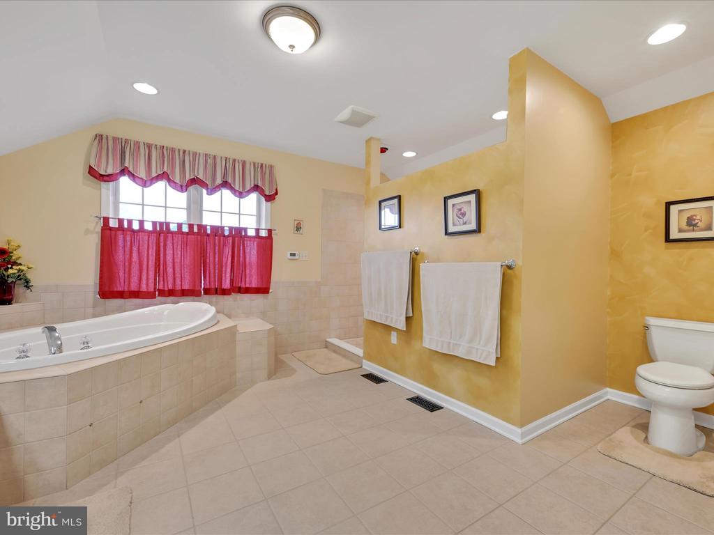 1238 CAMERON DRIVE