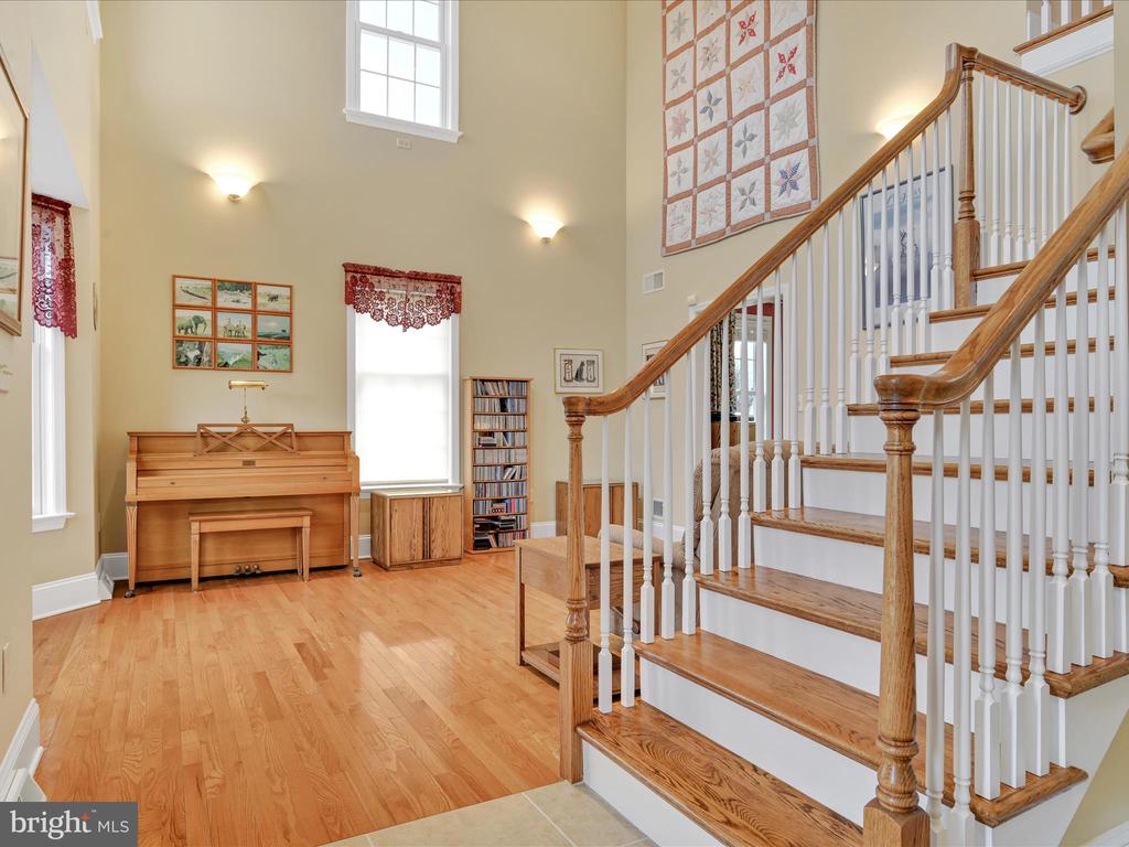 1238 CAMERON DRIVE