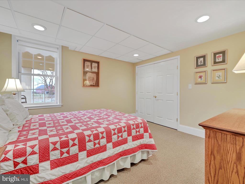 1238 CAMERON DRIVE