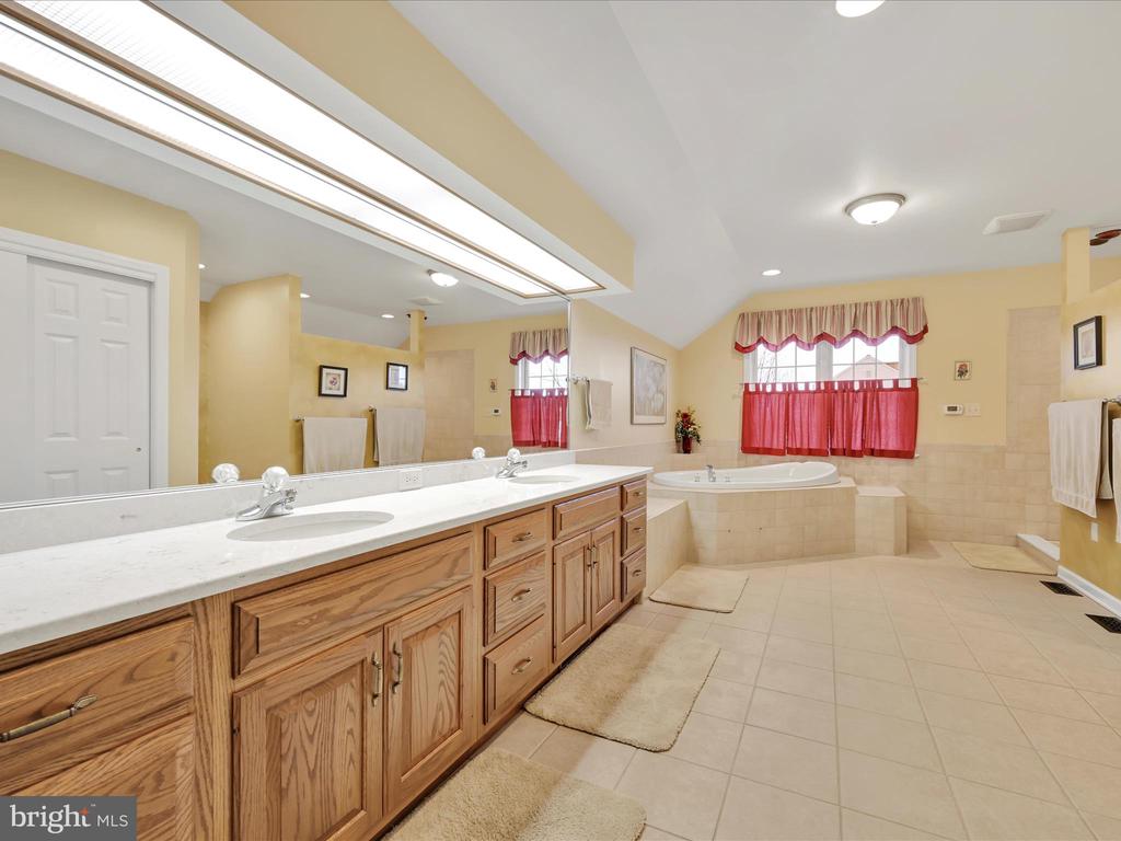 1238 CAMERON DRIVE
