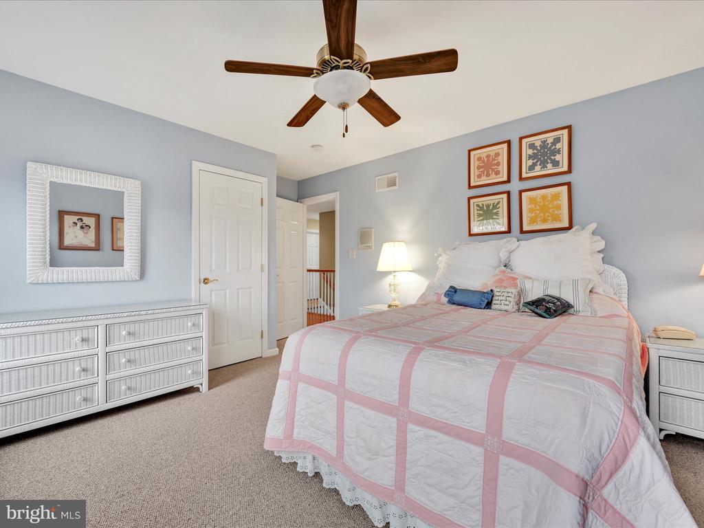 1238 CAMERON DRIVE
