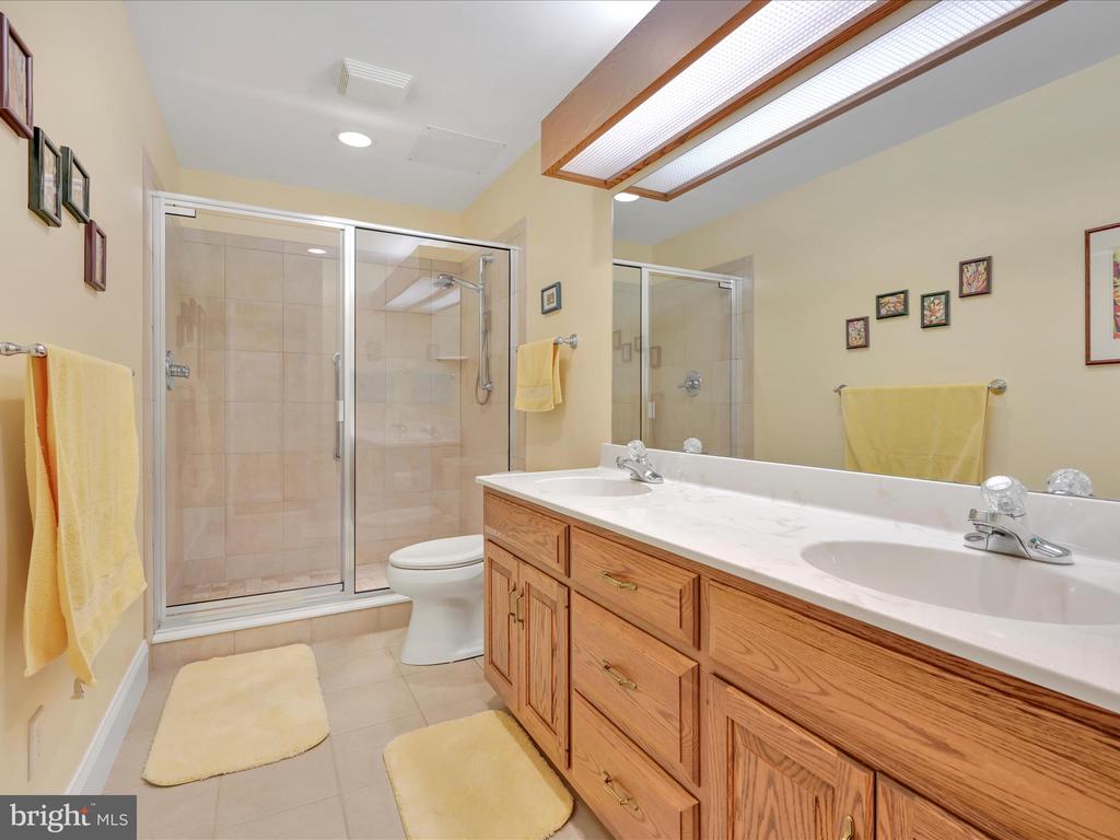 1238 CAMERON DRIVE