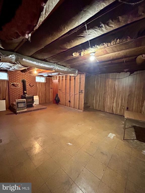 1002 CREEK ROAD
