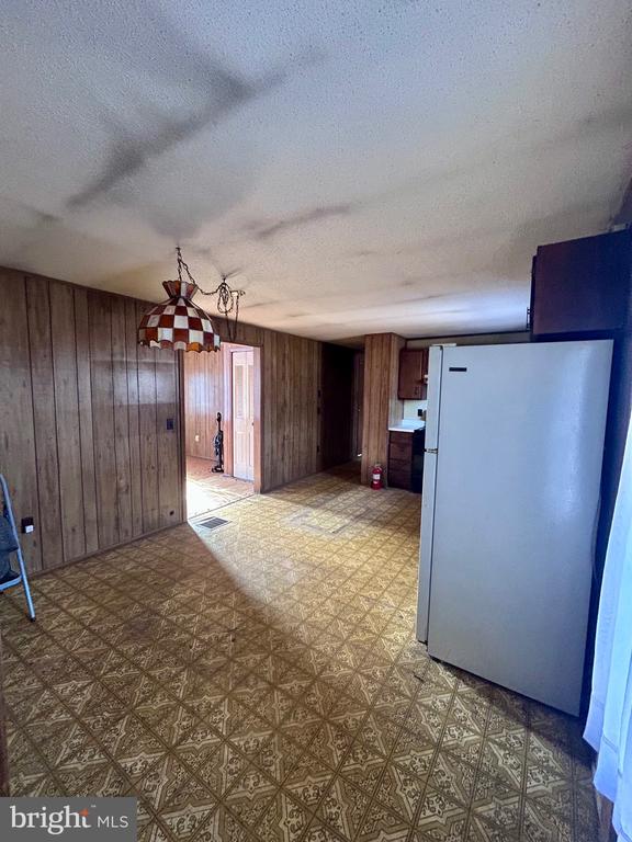 1002 CREEK ROAD
