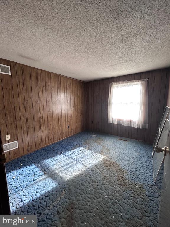 1002 CREEK ROAD
