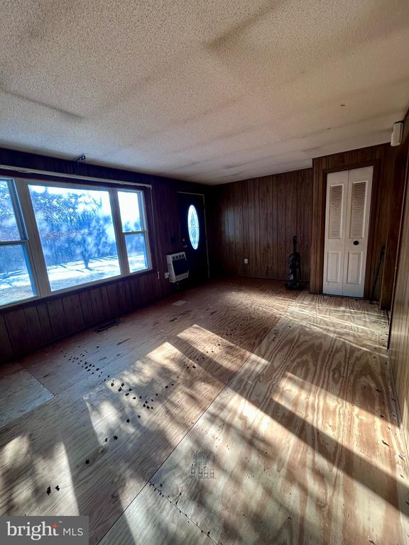 1002 CREEK ROAD