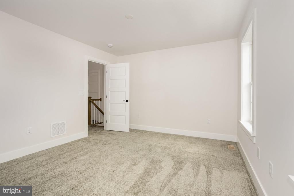 107 SPARROW LANE