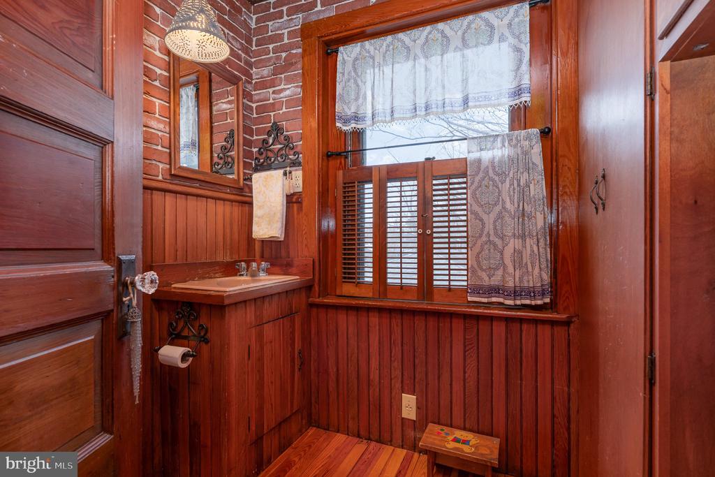 79 E ORANGE STREET