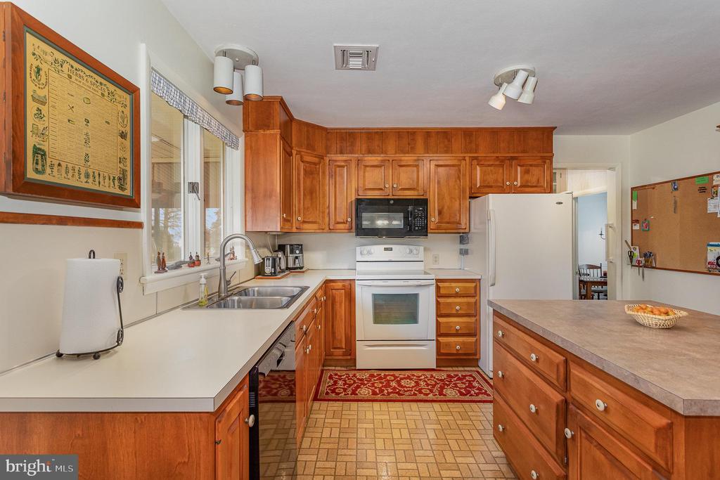 1609 CAMPUS ROAD
